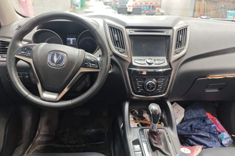Used CHANGAN CS75 2016 1.8T Automatic Elite Model China V Standard Center Console