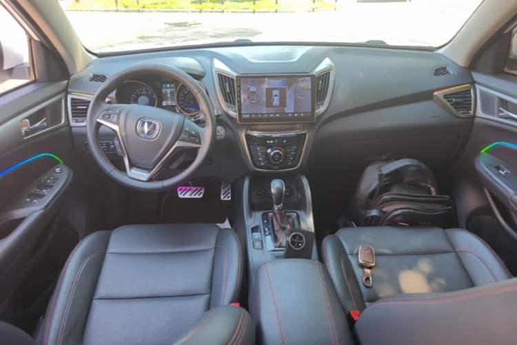 Used CHANGAN CS75 2016 1.8T Automatic Elite Model China V Standard Center Console