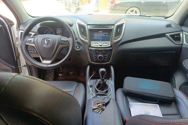 Used CHANGAN CS75 2016 2.0L Manual Luxury Version China V Standard Center Console