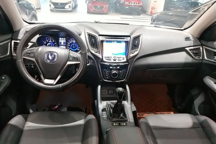Used CHANGAN CS75 2016 2.0L Manual Leading Version China IV Standard Center Console