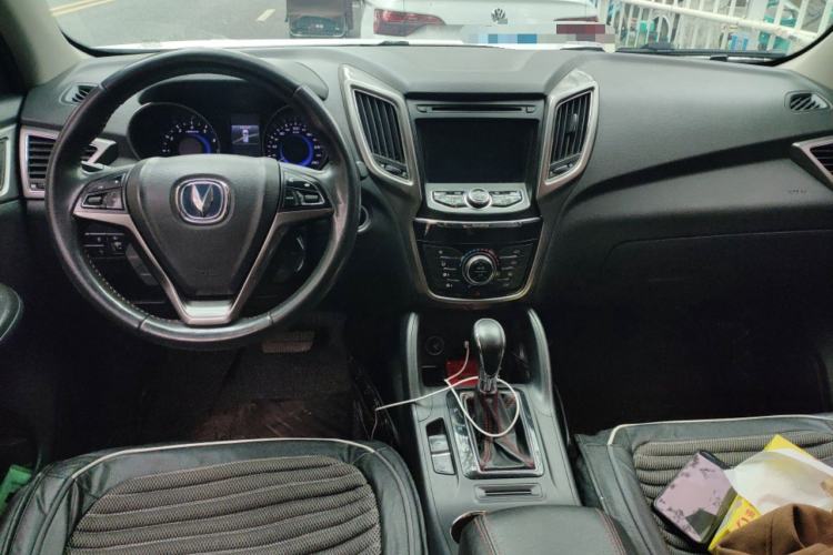 Used CHANGAN CS75 2016 1.8T Automatic Elite Model China V Standard Center Console