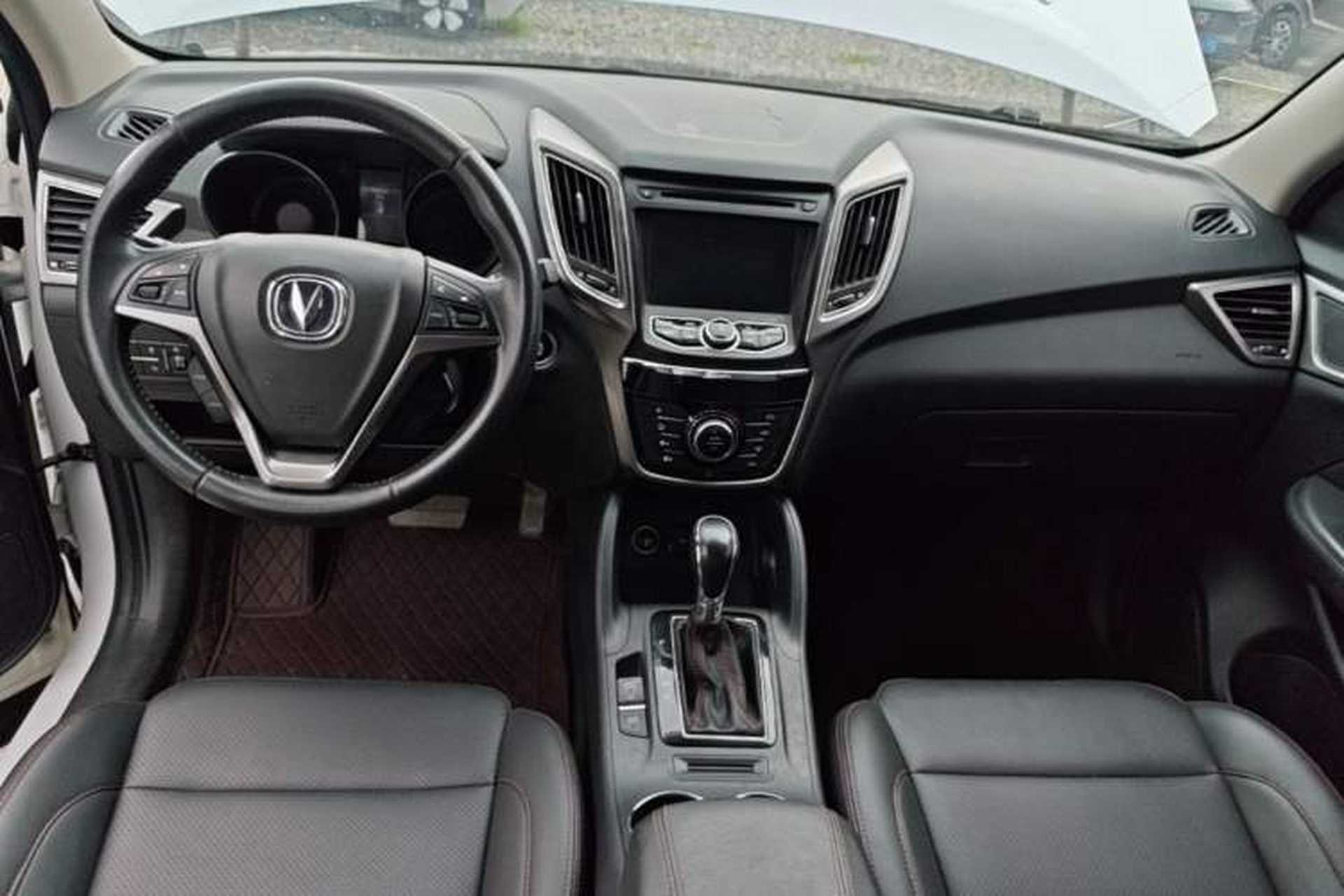 Used CHANGAN CS75 2016 1.8T Automatic Elite Model China IV Standard Center Console
