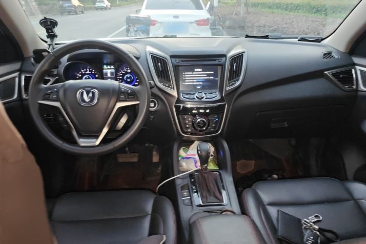 Used CHANGAN CS75 2016 1.8T Automatic Elite Model China V Standard Center Console