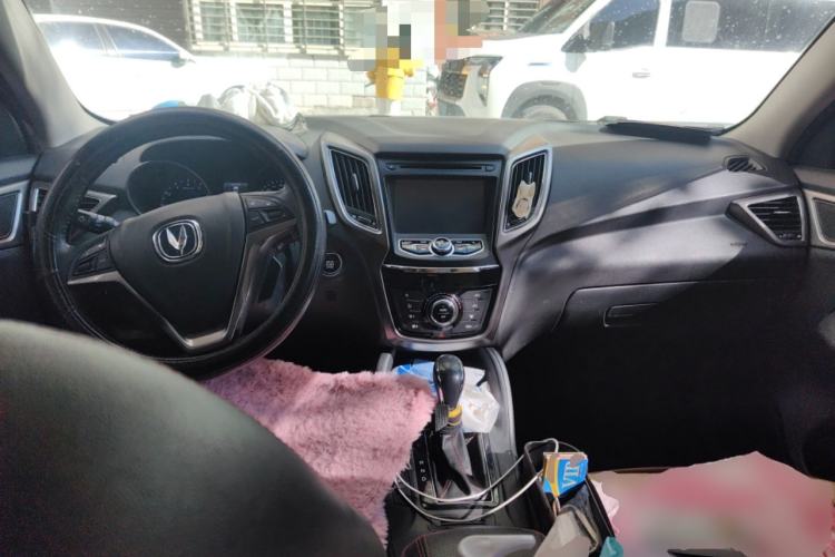 Used CHANGAN CS75 2016 1.8T Automatic Elite Model China IV Standard Center Console