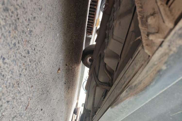 Used CHANGAN CS75 2016 1.5T Manual FENGSHANG Model Chassis Front Left