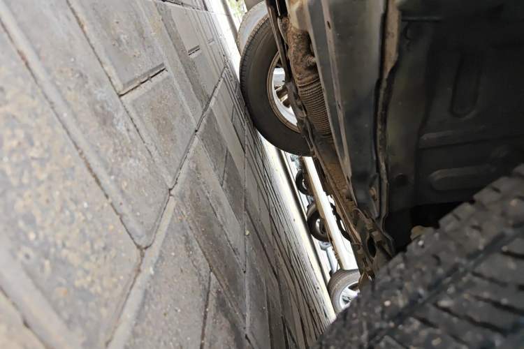 Used CHANGAN CS75 2016 1.5T Manual FENGSHANG Model Chassis Front Left