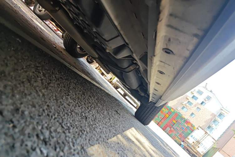 Used CHANGAN CS75 2016 2.0L Manual Luxury Version China IV Standard Chassis Front Left
