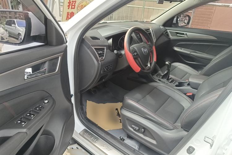 Used CHANGAN CS75 2016 2.0L Manual Leading Version China IV Standard Driver Seat