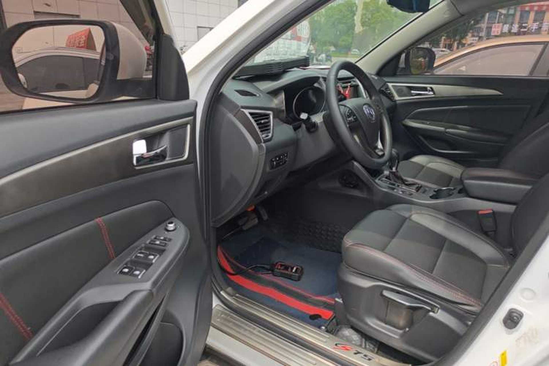 Used CHANGAN CS75 2016 1.8T Automatic Elite Model China V Standard Driver Seat