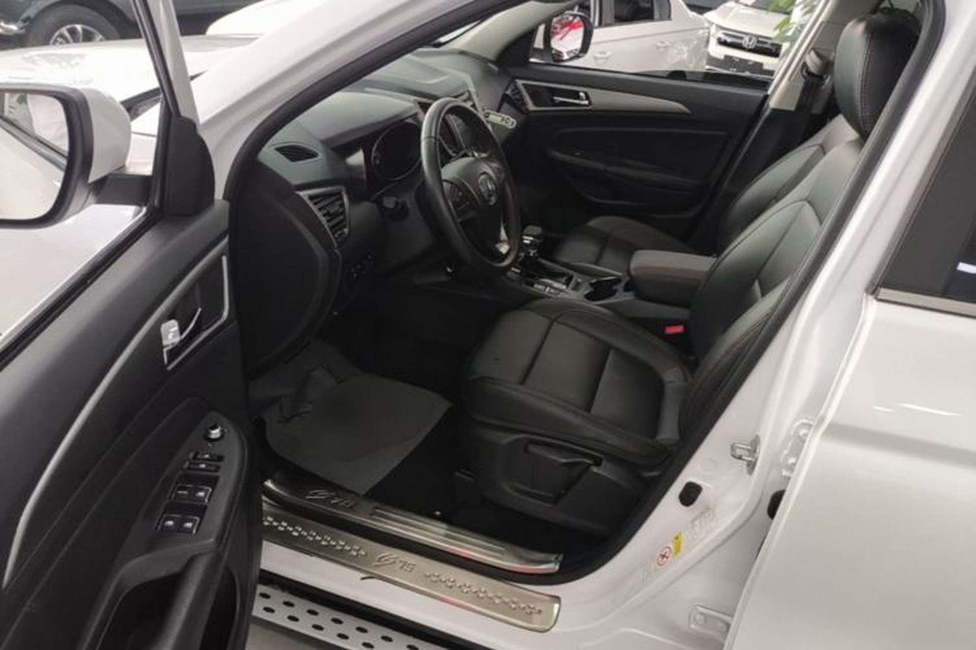 Used CHANGAN CS75 2016 1.8T Automatic Elite Model China IV Standard Driver Seat