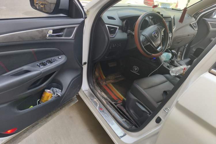 Used CHANGAN CS75 2016 1.8T Automatic Elite Model China IV Standard Driver Seat