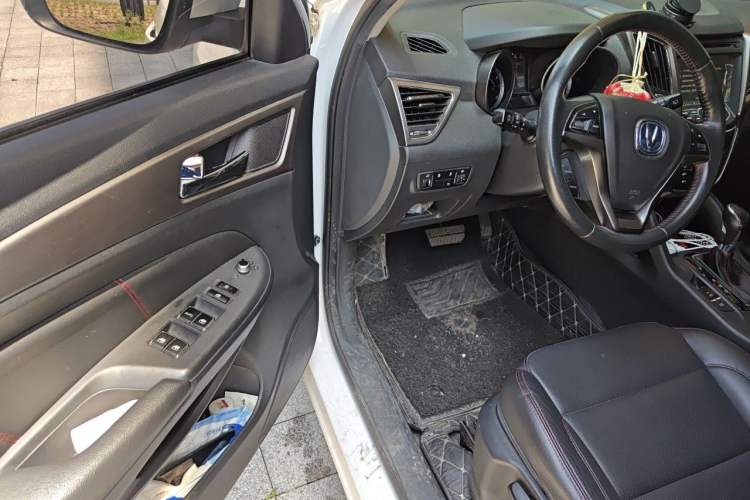 Used CHANGAN CS75 2016 1.8T Automatic Elite Model China V Standard Driver Seat