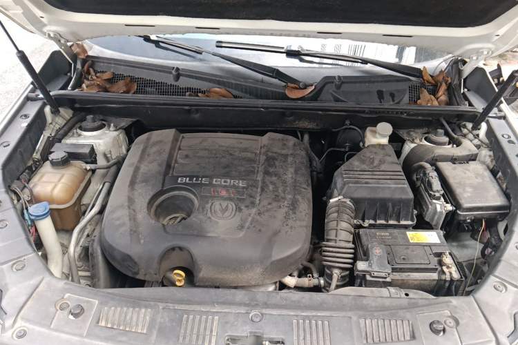 Used CHANGAN CS75 2016 1.8T Automatic Elite Model China IV Standard Engine Bay