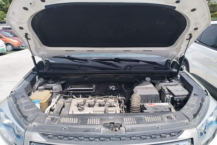 Used CHANGAN CS75 2016 1.8T Automatic Elite Model China V Standard Engine Bay