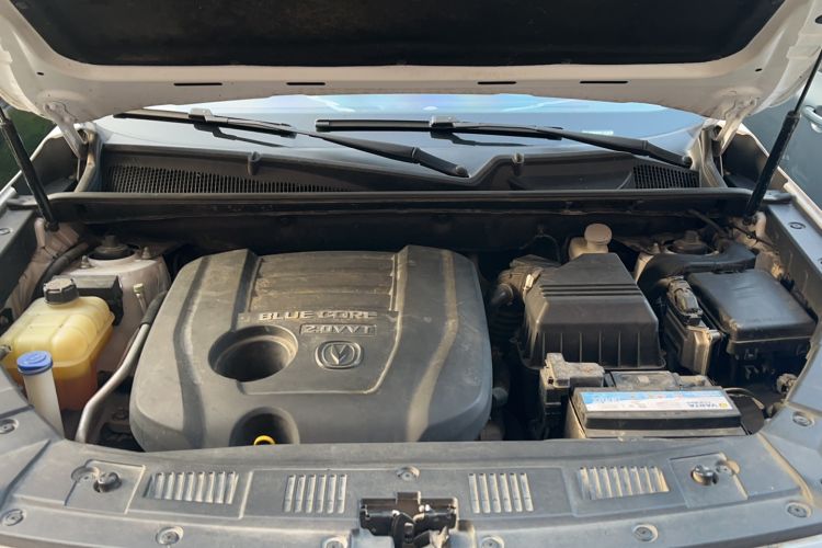 Used CHANGAN CS75 2016 2.0L Manual Leading Version China IV Standard Engine Bay