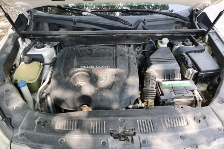 Used CHANGAN CS75 2016 1.8T Automatic Elite Model China V Standard Engine Bay