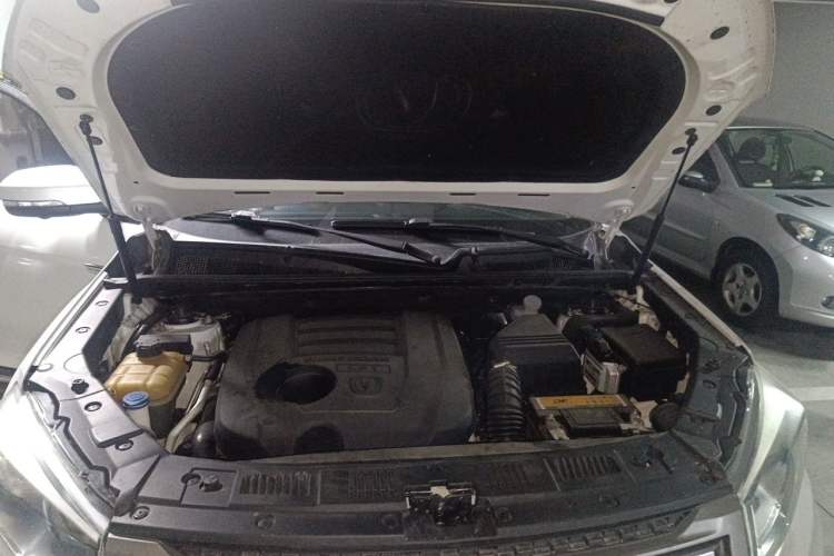 Used CHANGAN CS75 2016 1.8T Automatic Elite Model China IV Standard Engine Bay