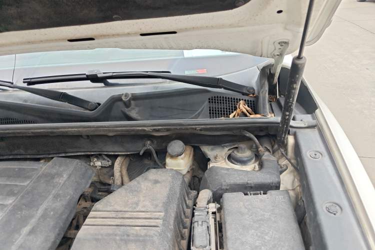 Used CHANGAN CS75 2016 1.8T Automatic Elite Model China V Standard Engine Bay Left
