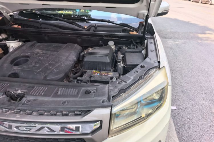 Used CHANGAN CS75 2016 2.0L Manual Luxury Version China IV Standard Engine Bay Left