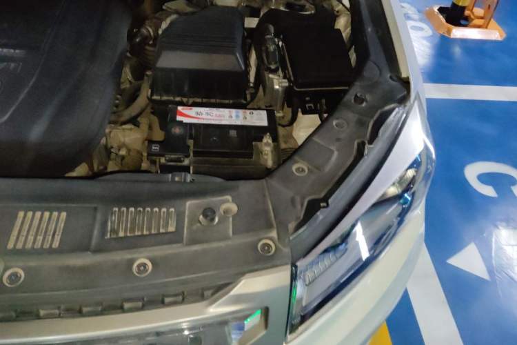 Used CHANGAN CS75 2016 2.0L Manual Luxury Version China V Standard Engine Bay Left
