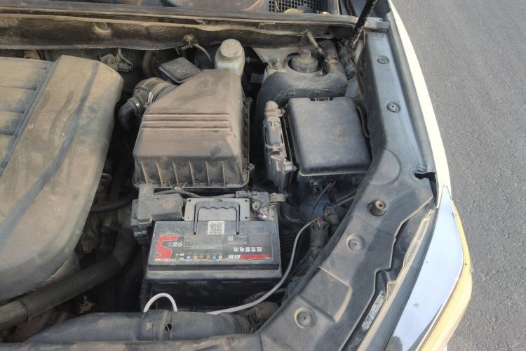 Used CHANGAN CS75 2016 2.0L Manual Leading Version China IV Standard Engine Bay Left