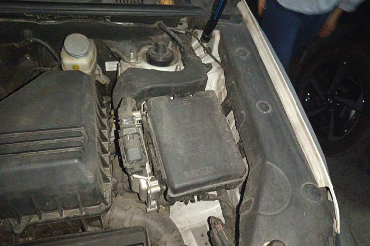 Used CHANGAN CS75 2016 1.8T Automatic Elite Model China V Standard Engine Bay Left