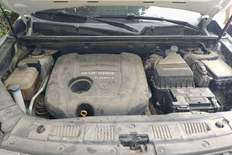 Used CHANGAN CS75 2016 2.0L Manual Luxury Version China V Standard Engine Bay