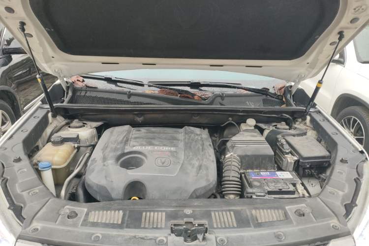 Used CHANGAN CS75 2016 1.8T Automatic Elite Model China V Standard Engine Bay
