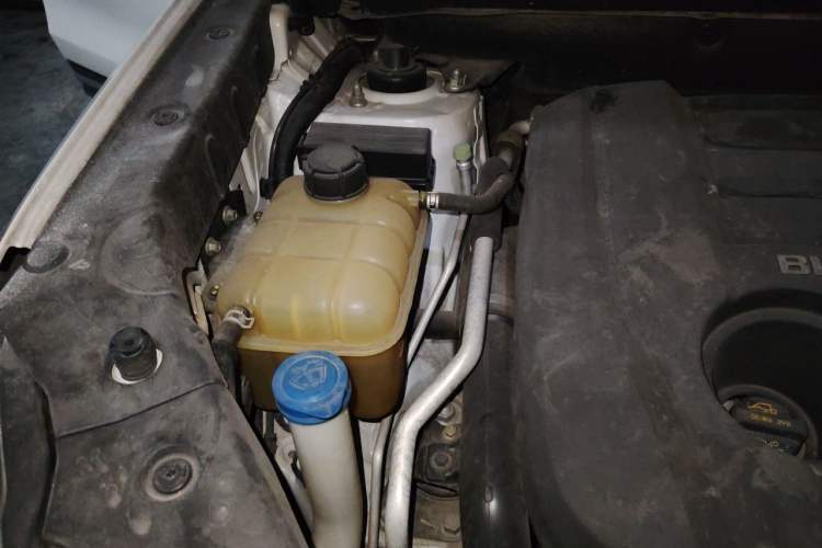 Used CHANGAN CS75 2016 1.8T Automatic Elite Model China V Standard Engine Bay Right
