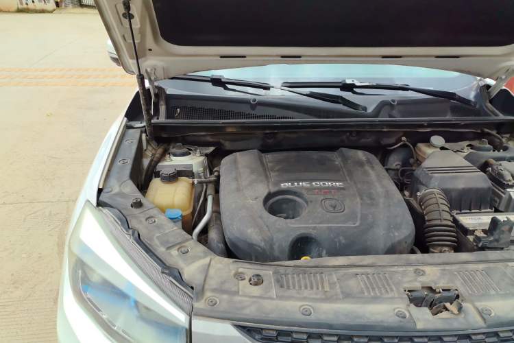 Used CHANGAN CS75 2016 1.8T Automatic Elite Model China V Standard Engine Bay Right