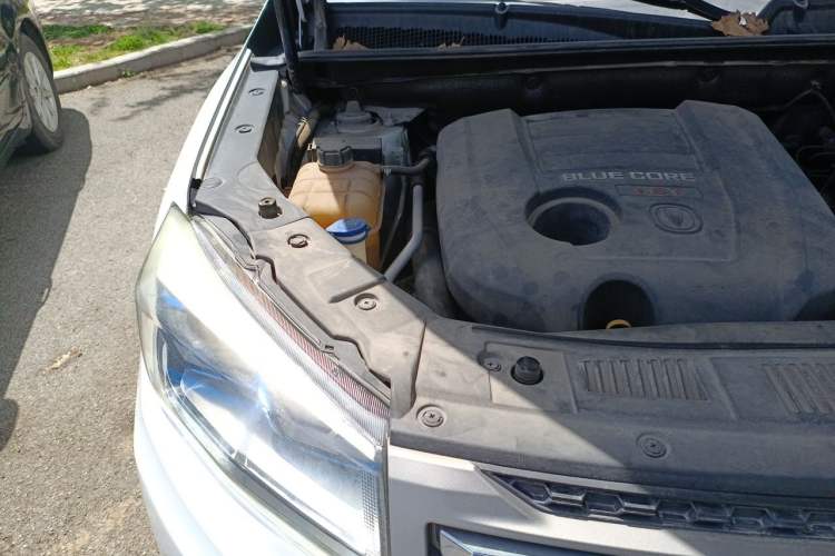 Used CHANGAN CS75 2016 1.8T Automatic Elite Model China V Standard Engine Bay Right