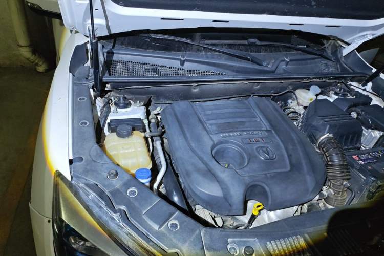 Used CHANGAN CS75 2016 1.8T Automatic Elite Model China V Standard Engine Bay Right
