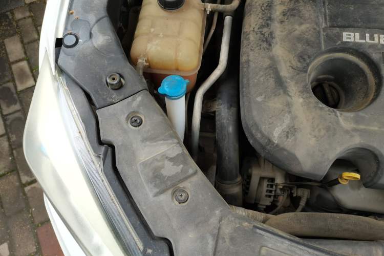 Used CHANGAN CS75 2016 1.8T Automatic Elite Model China V Standard Engine Bay Right