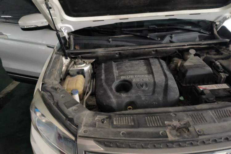 Used CHANGAN CS75 2016 2.0L Manual Luxury Version China IV Standard Engine Bay Right