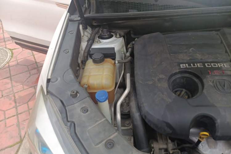 Used CHANGAN CS75 2016 1.8T Automatic Elite Model China V Standard Engine Bay Right