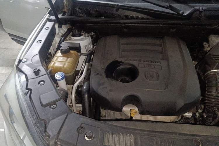Used CHANGAN CS75 2016 1.8T Automatic Elite Model China IV Standard Engine Bay Right