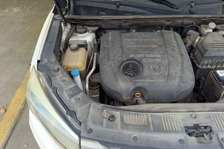 Used CHANGAN CS75 2016 2.0L Manual Luxury Version China V Standard Engine Bay Right