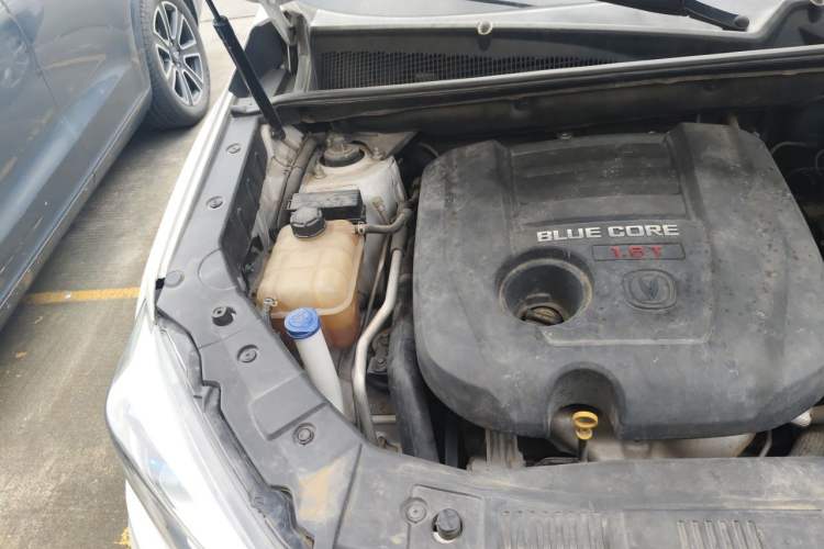 Used CHANGAN CS75 2016 1.8T Automatic Elite Model China V Standard Engine Bay Right