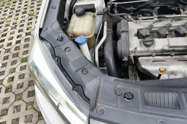 Used CHANGAN CS75 2016 1.8T Automatic Elite Model China V Standard Engine Bay Right