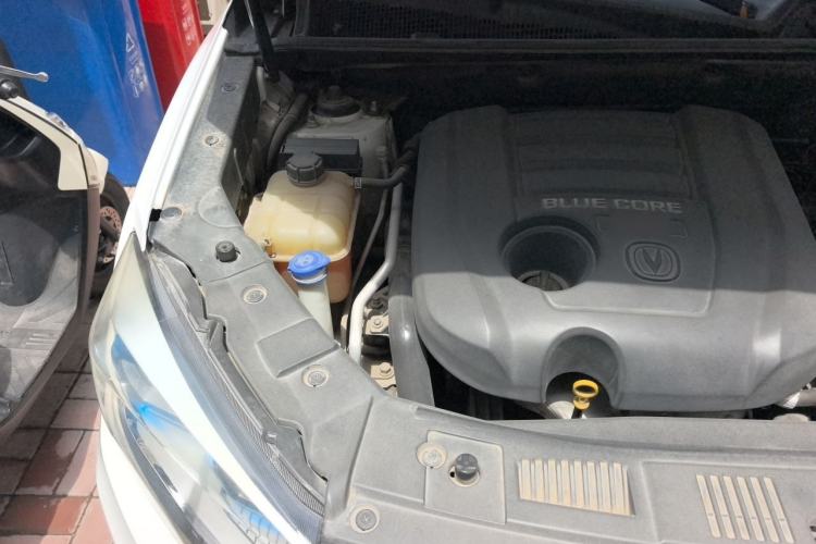 Used CHANGAN CS75 2016 1.8T Automatic Elite Model China IV Standard Engine Bay Right