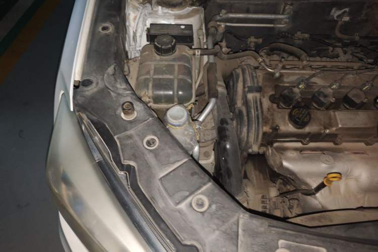Used CHANGAN CS75 2016 1.8T Automatic Elite Model China V Standard Engine Bay Right