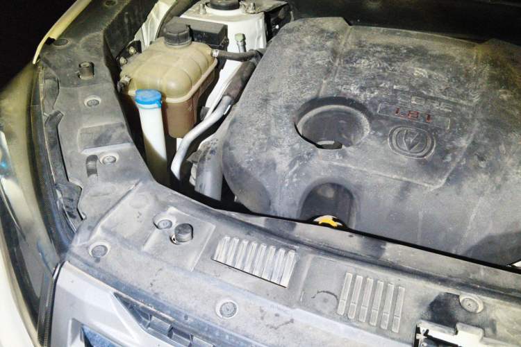 Used CHANGAN CS75 2016 1.8T Automatic Elite Model China V Standard Engine Bay Right