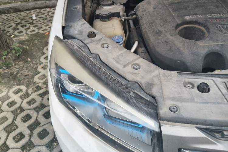 Used CHANGAN CS75 2016 1.8T Automatic Elite Model China V Standard Engine Bay Right