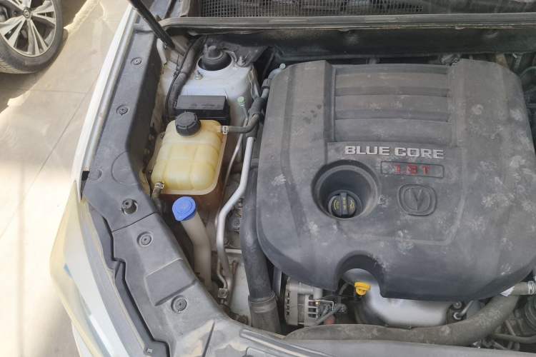 Used CHANGAN CS75 2016 1.8T Automatic Elite Model China IV Standard Engine Bay Right