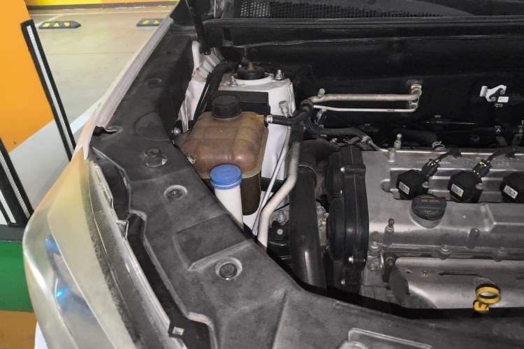 Used CHANGAN CS75 2016 1.8T Automatic Elite Model China V Standard Engine Bay Right