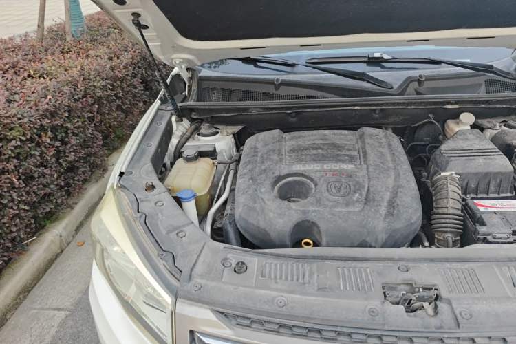 Used CHANGAN CS75 2016 1.8T Automatic Elite Model China V Standard Engine Bay Right