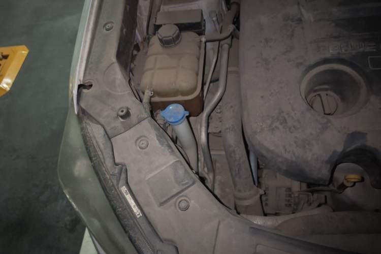Used CHANGAN CS75 2016 1.8T Automatic Prestige Model China V Standard Engine Bay Right