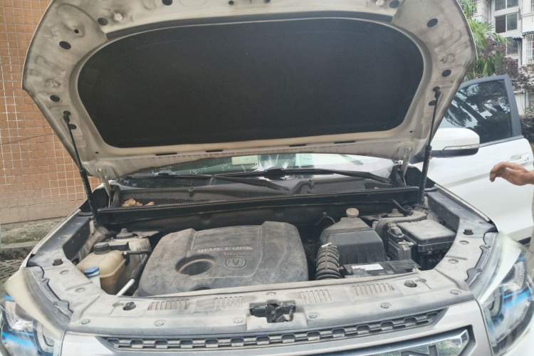 Used CHANGAN CS75 2016 1.8T Automatic Elite Model China V Standard Engine Bay