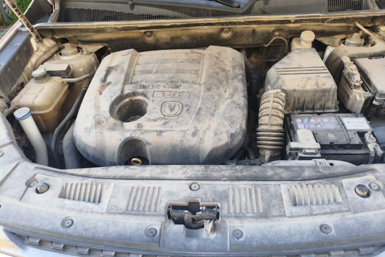 Used CHANGAN CS75 2016 1.8T Automatic Elite Model China V Standard Engine Bay