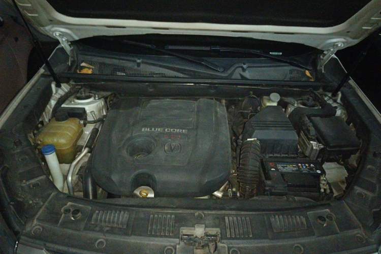Used CHANGAN CS75 2016 1.8T Automatic Elite Model China V Standard Engine Bay